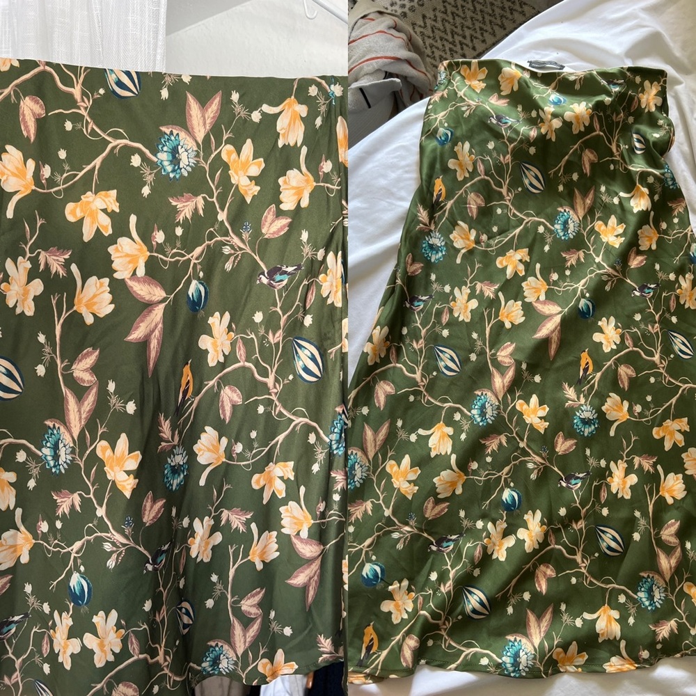 💜Urban Outfitters💜 women’s green bias cut midi skirt